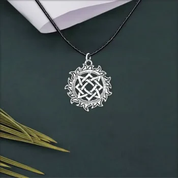 Valkyrie Slavic Necklace (वल्क्यरी स्लाविक लॉकेट)