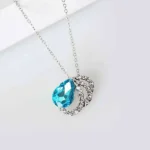 Blue Crystal Necklace (स्फटिक लॉकेट)