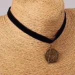 Choker Necklace (चोकर लॉकेट)