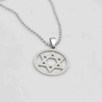David Star Pendant (डेविड स्टार लॉकेट)