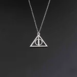 Deathly Hallows Necklace (डेथली लॉकेट)