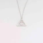 Deathly Hallows Necklace (डेथली लॉकेट)