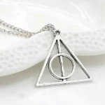 Deathly Hallows Necklace (डेथली लॉकेट)