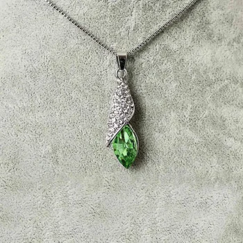 Desert Light Crystal Necklace (क्रिस्टल लॉकेट)