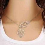 Double Leaf Necklace (पत्ती लॉकेट)