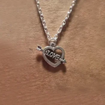 Arrow Heart Charm Pendant (दिल चार्म लॉकेट)