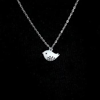 Bird Charm Pendant (बर्ड चार्म लॉकेट)