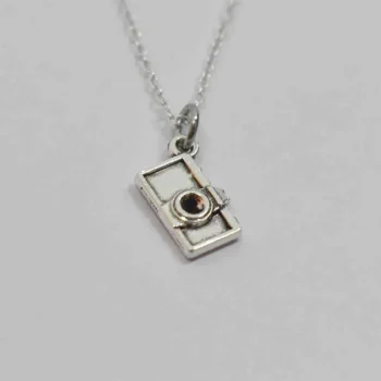 Camera Charm Pendant (कैमरा चार्म लॉकेट)