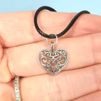 Designer Heart Charm Pendant (दिल चार्म लॉकेट)
