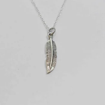 Feather Charm Pendant (पंख चार्म लॉकेट)