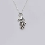 Seahorse Charm Pendant (समुद्री घोड़े लॉकेट)