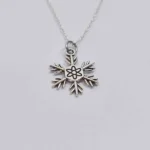 Snow Flake Charm Pendant (स्नोफ्लेक चार्म लॉकेट)