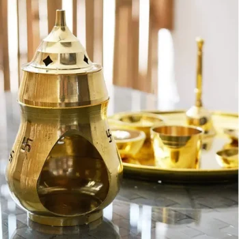 Kapur Diya (कपूर दिया)