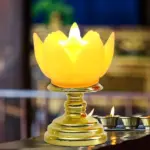 Flickering Flower Shaped Candle (टी-लाइट कैंडल)