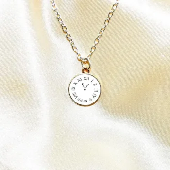 Clock Pendant (घड़ी लॉकेट)