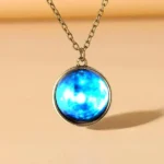 Universe Pendant (अंतरिक्ष लॉकेट)