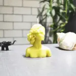 Blind Folded Lady Candle (ब्लाइंड फोल्डेड लेडी मोमबत्ती)