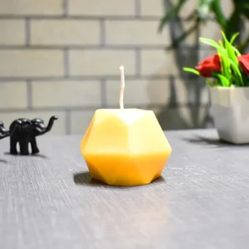 Diamond Shape Candle (डायमंड शेप मोमबत्ती)