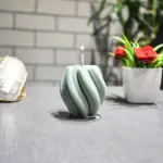 Swirl Candle (स्विरल मोमबत्ती)