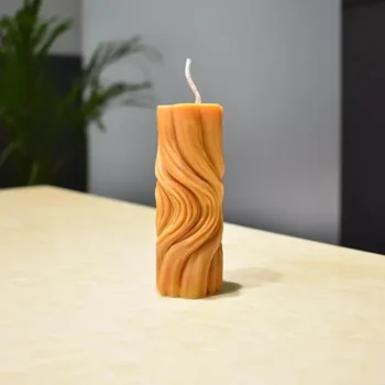 Wave Twisted Candle (वेव ट्विस्टेड मोमबत्ती)