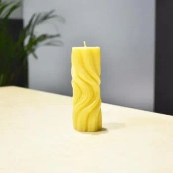Wave Twisted Candle (वेव ट्विस्टेड मोमबत्ती)